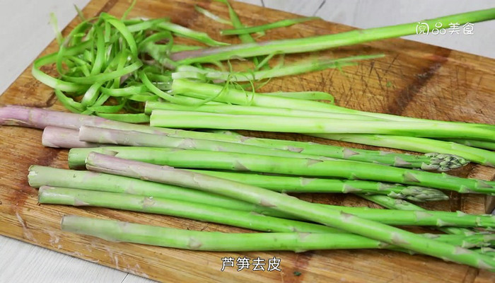芦笋炒仙贝做法步骤：3