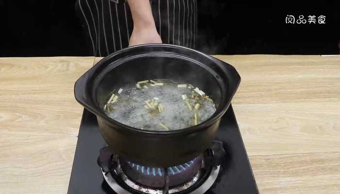 益母草泡红枣做法步骤：3