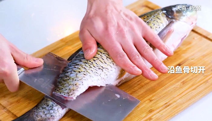 草鱼火锅做法步骤：2