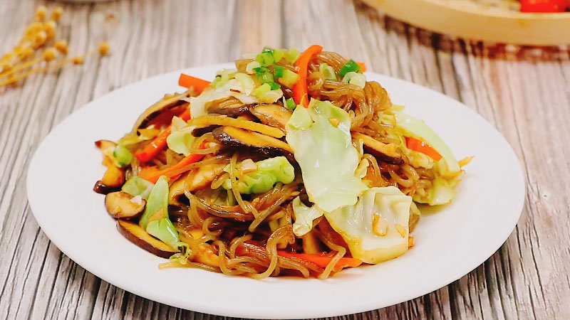 香菇粉条炒甘蓝