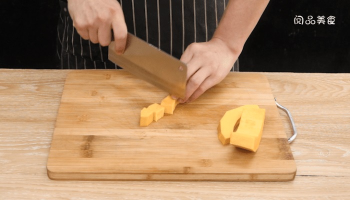 素烧板栗南瓜做法步骤：2