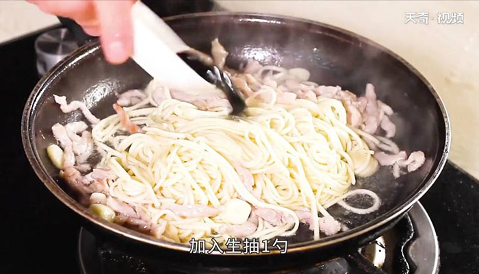 肉丝炒面做法步骤：7