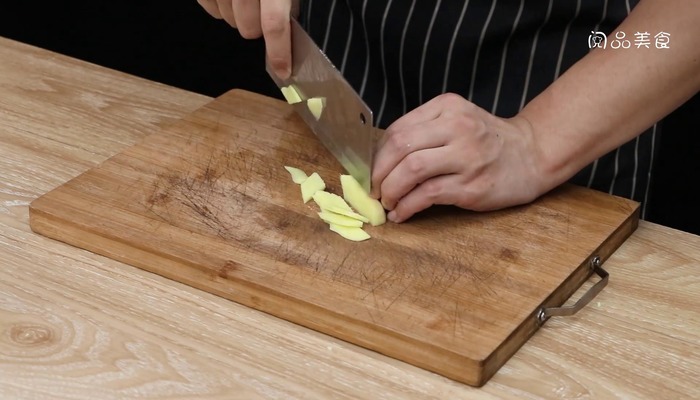 酸辣鸡杂做法步骤：5