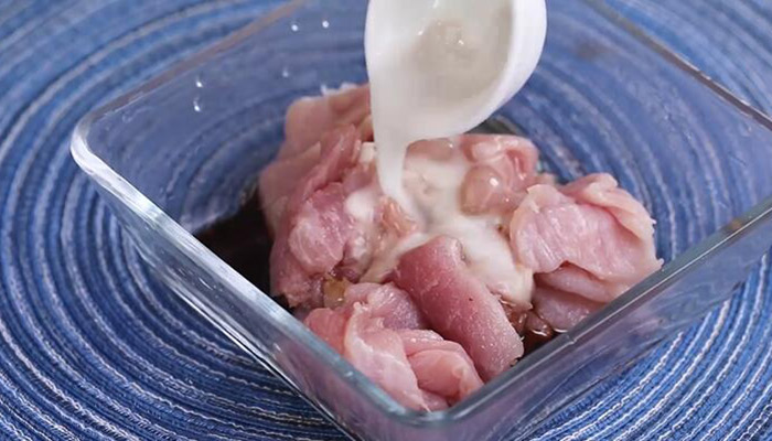 油条做法步骤：6