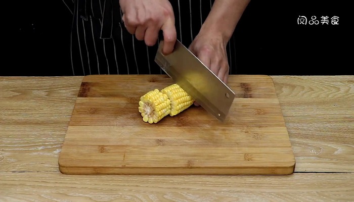 猪心玉米龙骨汤做法步骤：4