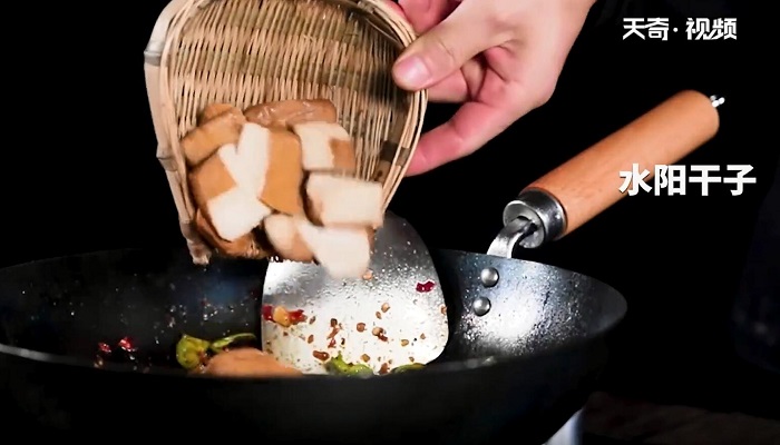 水阳干子炒肉做法步骤：8