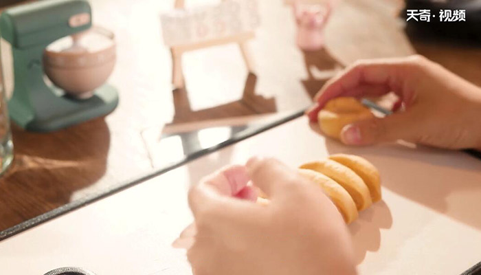 胡萝卜甜甜圈做法步骤：6