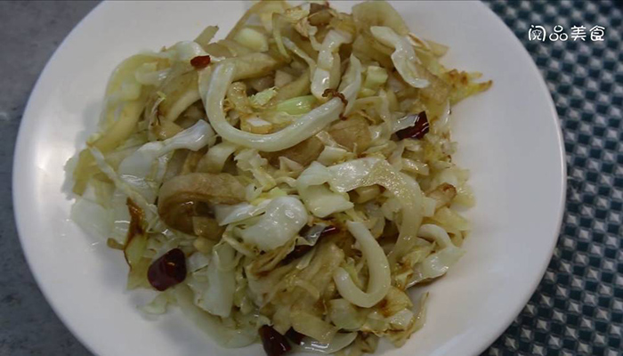 圆白菜焖饼条