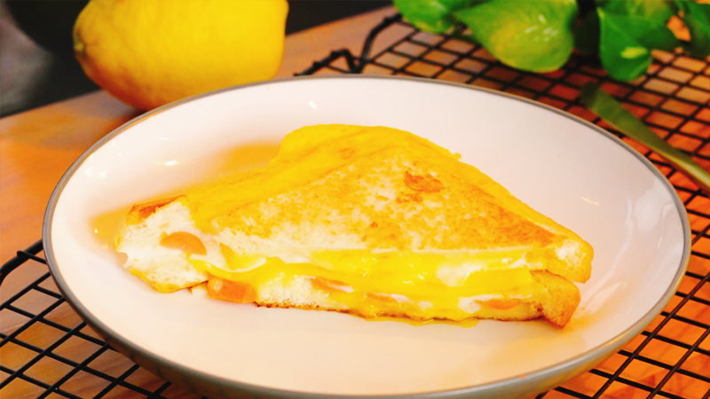 爆浆芝士火腿三明治