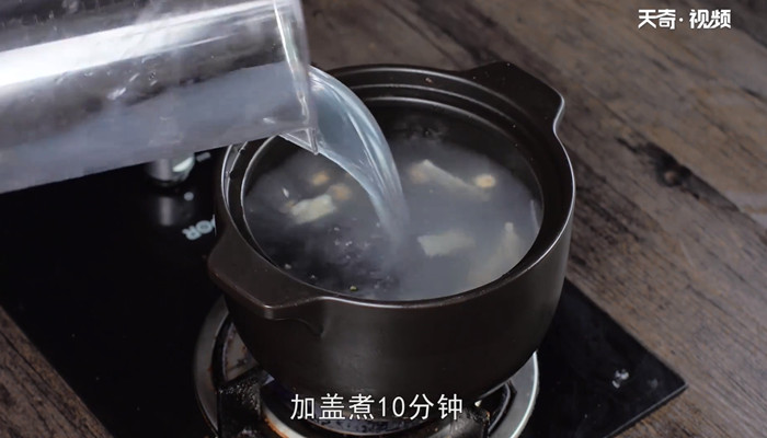 竹荪丝瓜汤做法步骤：5