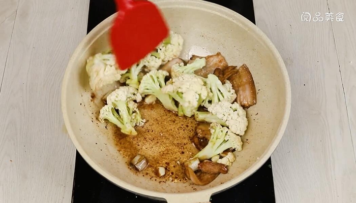 肉烧花菜做法步骤：7