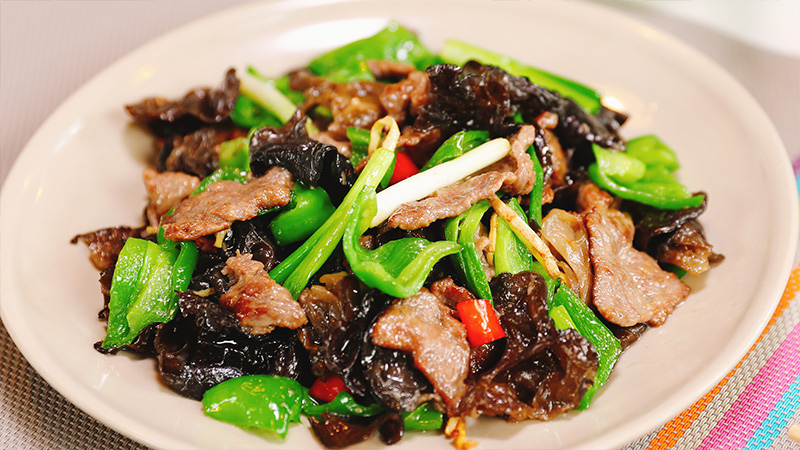 木耳炒牛肉做法步骤：13