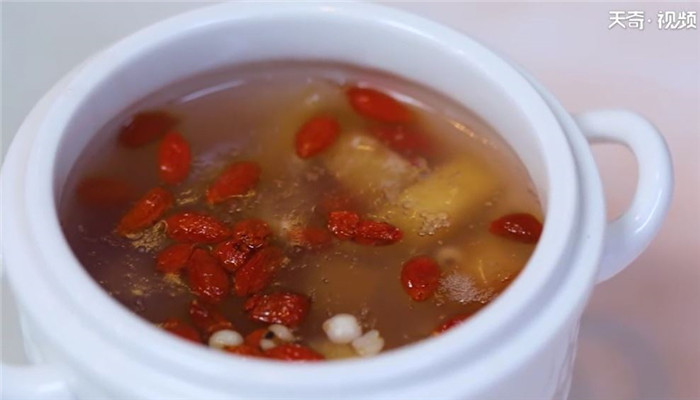 枸杞薏仁水果羹