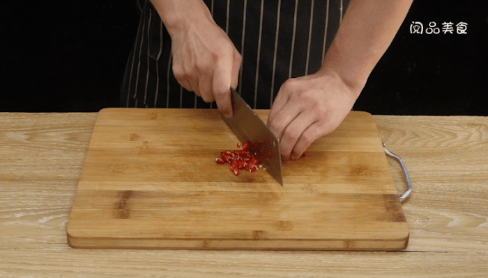 干锅莴笋做法步骤：6