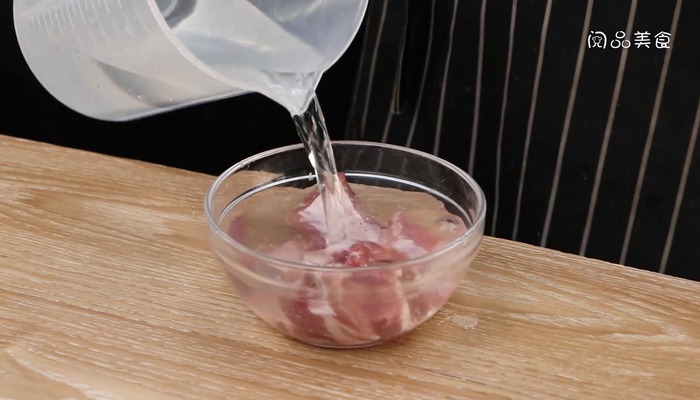 排骨莲藕汤做法步骤：2