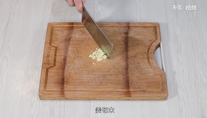 清炒西葫芦做法步骤：4