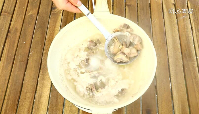 产妇鸽子汤做法步骤：4