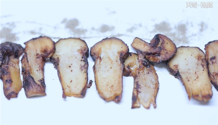 黄油煎松茸做法步骤：4