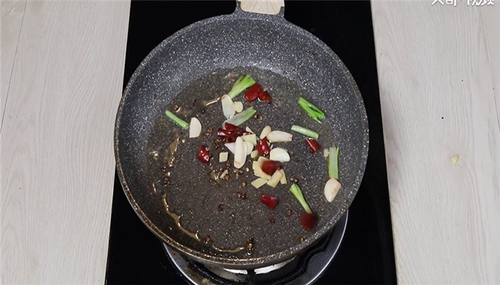 炸鱼做法步骤：10