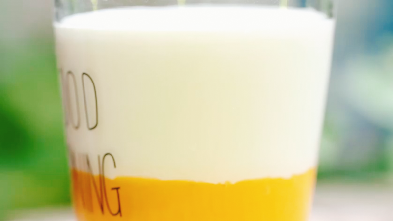 芒果牛奶做法步骤：3