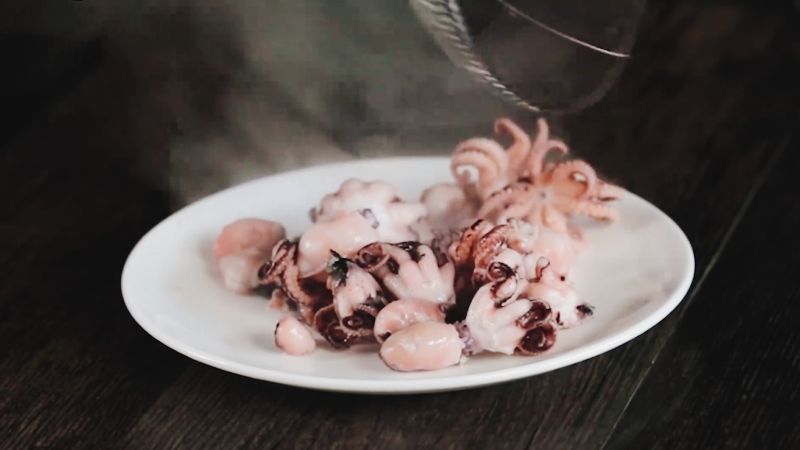 八爪鱼焯水做法步骤：4