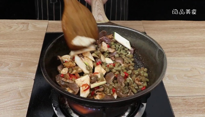 酸辣鸡杂做法步骤：10