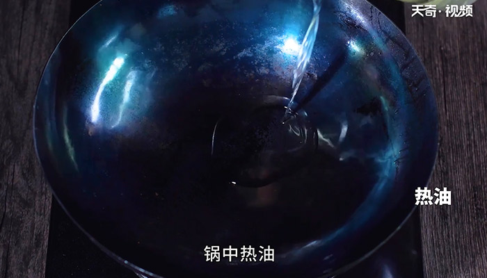 尖椒炒豆腐皮做法步骤：5