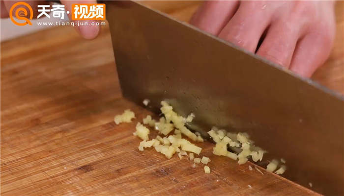 炸酱面做法步骤：7