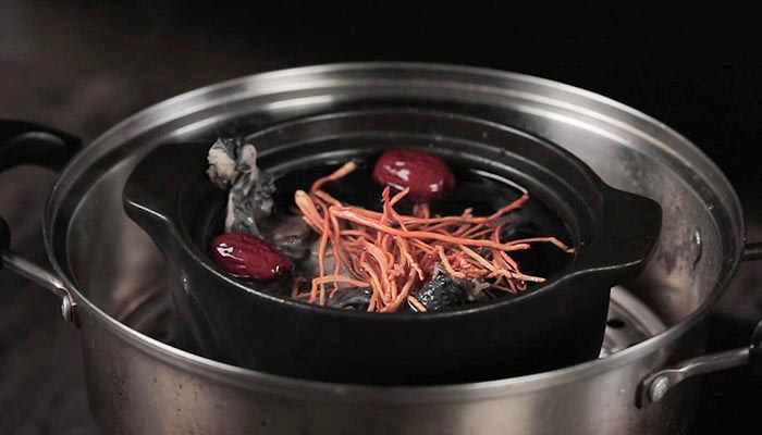 糖醋蒜做法步骤：5