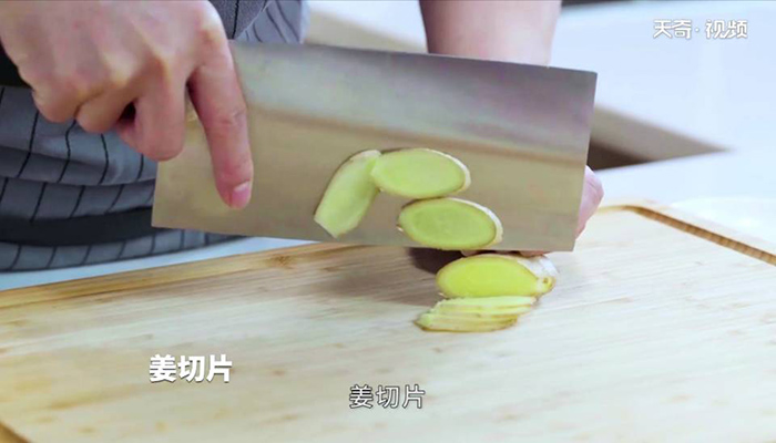 泡椒鸡爪做法步骤：2