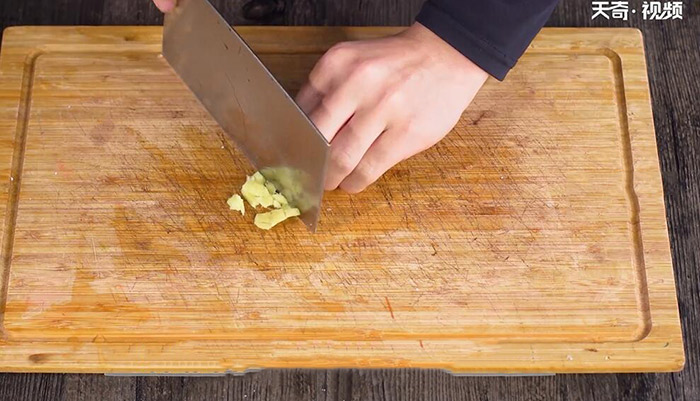 蟹黄蛋炒饭做法步骤：4