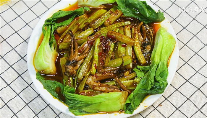 鱿鱼炒芹丝做法步骤：7