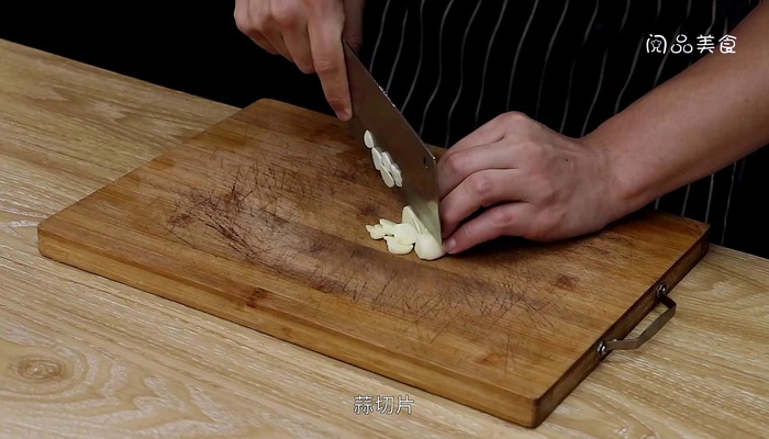 青椒炒花椰菜做法步骤：6