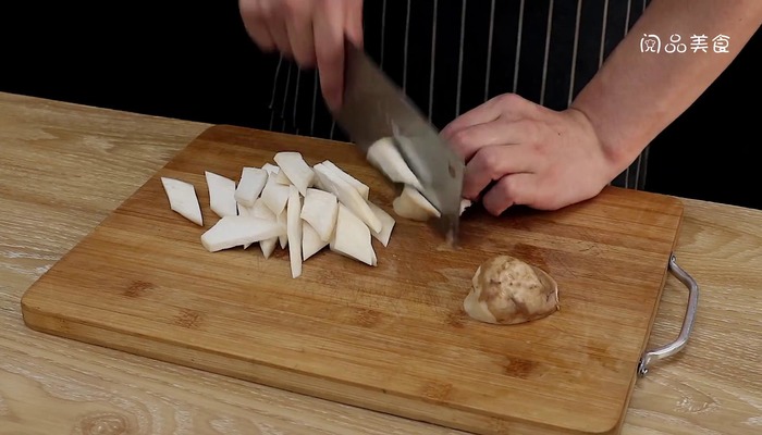 金华火腿炒莴笋鸡腿菇做法步骤：6