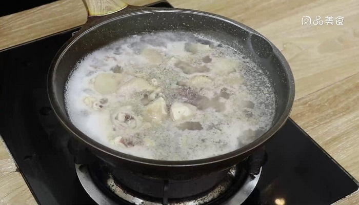 当归田七炖鸡做法步骤：6