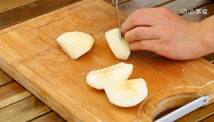 雪梨银耳汤做法步骤：5