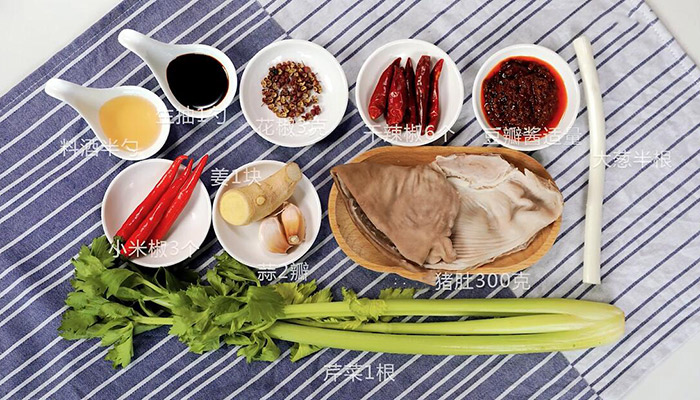 节瓜淡菜骨头汤做法步骤：1