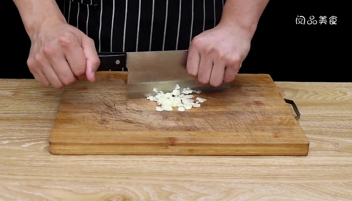 香菇粉条炒甘蓝做法步骤：5