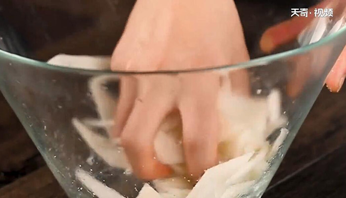 凉拌萝卜皮做法步骤：4