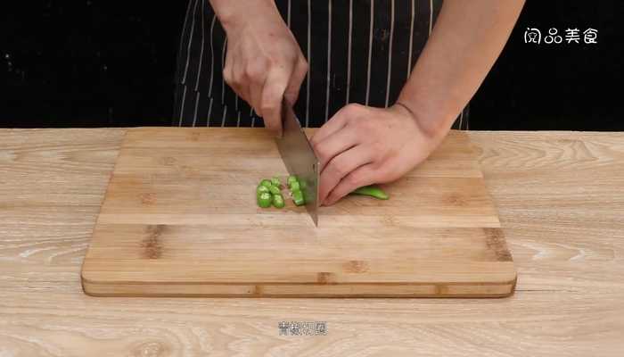 鱼肚炖豆腐做法步骤：4