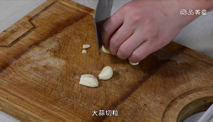 圆白菜焖饼条做法步骤：6