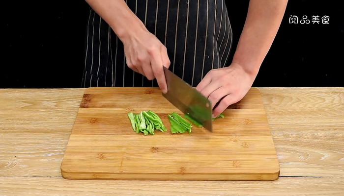 青椒炒花椰菜做法步骤：8