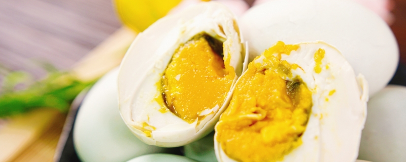 腌咸鸭蛋可以直接放水吗