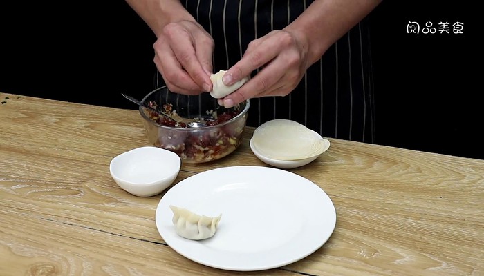 牛肉馅饺子做法步骤：6