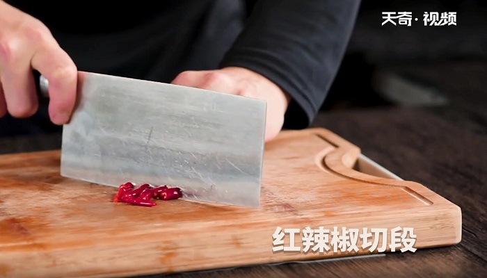 酸笋炒牛肉做法步骤：3