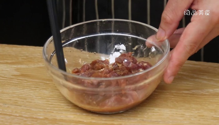 黑椒炒牛柳做法步骤：7