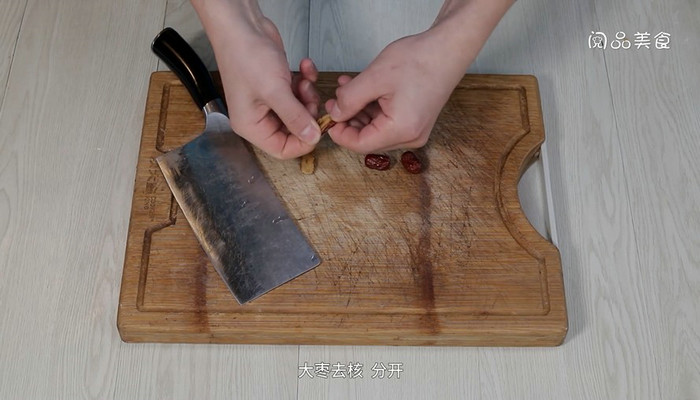 牛奶炖花胶做法步骤：3