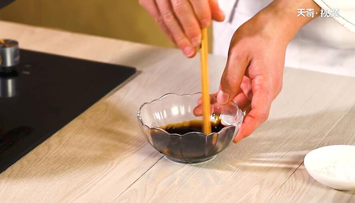 鱼香荷包蛋做法步骤：2