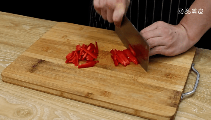 小炒豆腐皮做法步骤：3