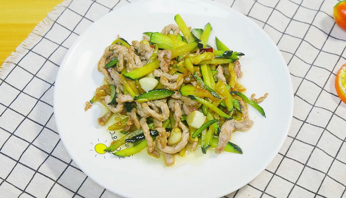 南瓜丝炒肉丝做法步骤：8